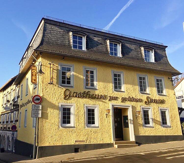 Hotel Zur Goldenen Sonne Usingen Dış mekan fotoğraf